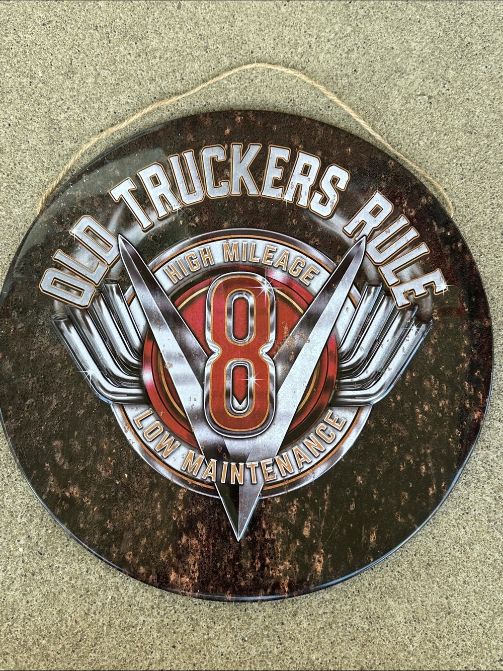 Decorative Vintage Style 'Old Truckers Rule' Round Wall Sign in Brown and Red